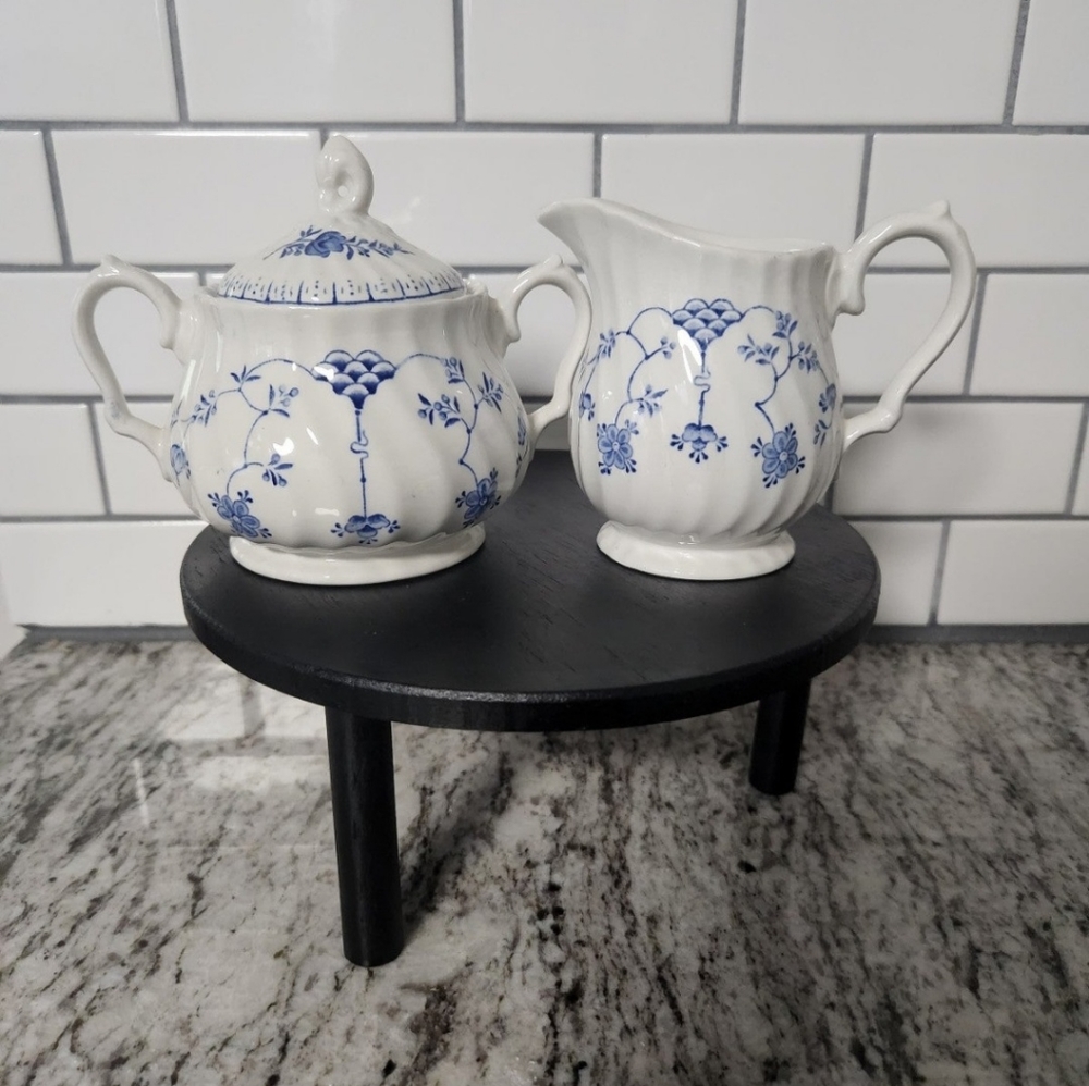 Vintage sugar and creamer Salem China